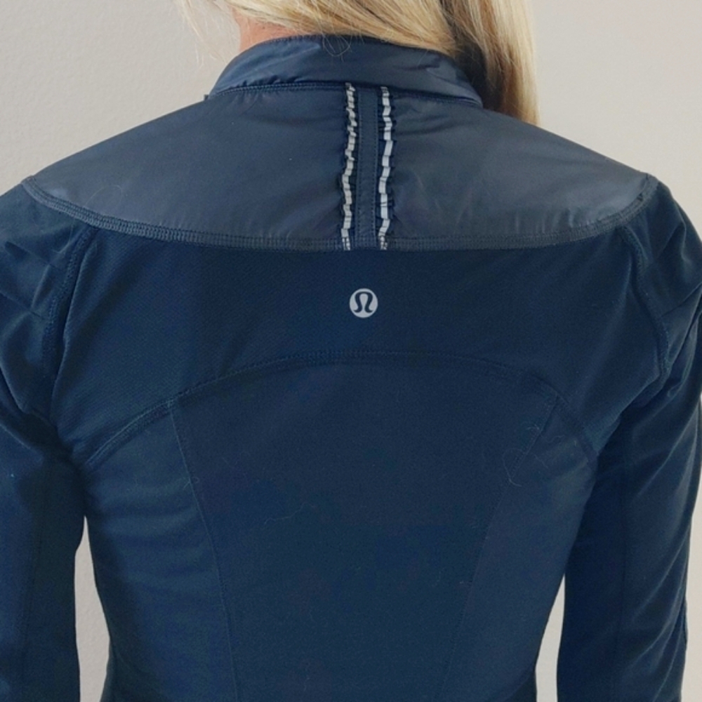 Lululemon black jacket size 4 black